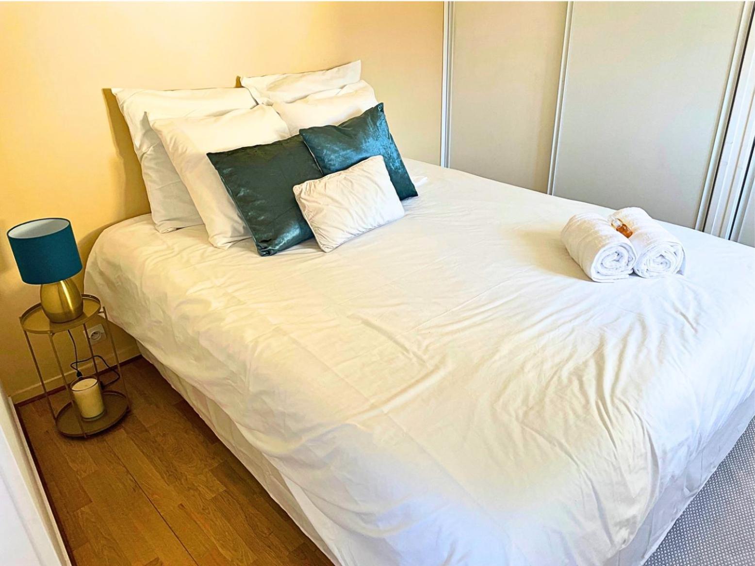 Appart Cosy Renove Avec Ac Hypercentre Nemours Exterior foto